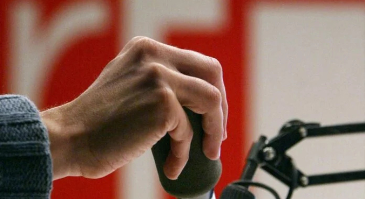 Niger : le gouvernement engage des poursuites contre Radio France Internationale