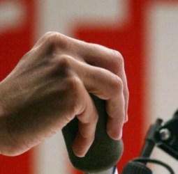 Niger : le gouvernement engage des poursuites contre Radio France Internationale