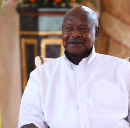 Ouganda : Yoweri Museveni accorde sa grâce à 19 opposants politiques