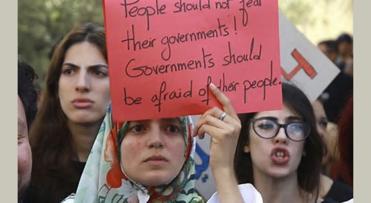 Manifestations en Tunisie : les jeunes appellent au boycott de l'élection présidentielle