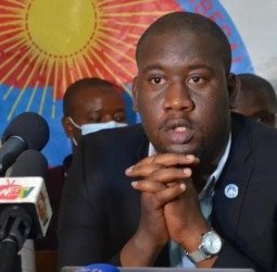 Aliou Bah aux partisans de Doumbouya : « Défendre une mauvaise cause, c’est comme manger de la nourriture avariée »