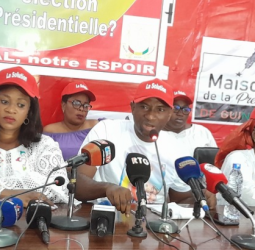 Mouvement "Mamadi la solution" appelle à la candidature du Général Doumbouya pour la prochaine présidentielle.