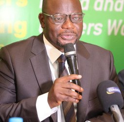 Crise à la Fédération Guinéenne de Football : le ministre Bogola Haba entre en confrontation avec le Comité Exécutif