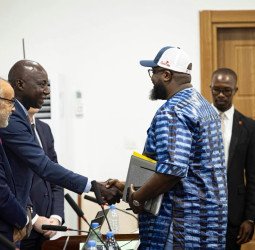 Simandou 2040 : Le Président du Comité Stratégique, Djiba Diakité, préside la dernière phase de validation de la documentation du programme