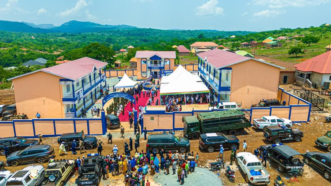 INAUGURATION DE LA CASERNE DE LA CMIS Nº10 À MAMOU : UN ENGAGEMENT TENU PAR LE GÉNÉRAL BACHIR DIALLO