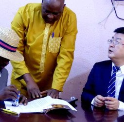 𝗟𝗘 𝗦𝗣𝗣𝗚 𝗖𝗢𝗡𝗧𝗜𝗡𝗨𝗘 𝗦𝗢𝗡 𝗢𝗙𝗙𝗘𝗡𝗦𝗜𝗩𝗘 𝗗𝗜𝗣𝗟𝗢𝗠𝗔𝗧𝗜𝗤𝗨𝗘 𝗔𝗨 𝗦𝗘𝗥𝗩𝗜𝗖𝗘 𝗗𝗘 𝗟𝗔 𝗣𝗥𝗘𝗦𝗦𝗘 𝗚𝗨𝗜𝗡𝗘𝗡𝗡𝗘