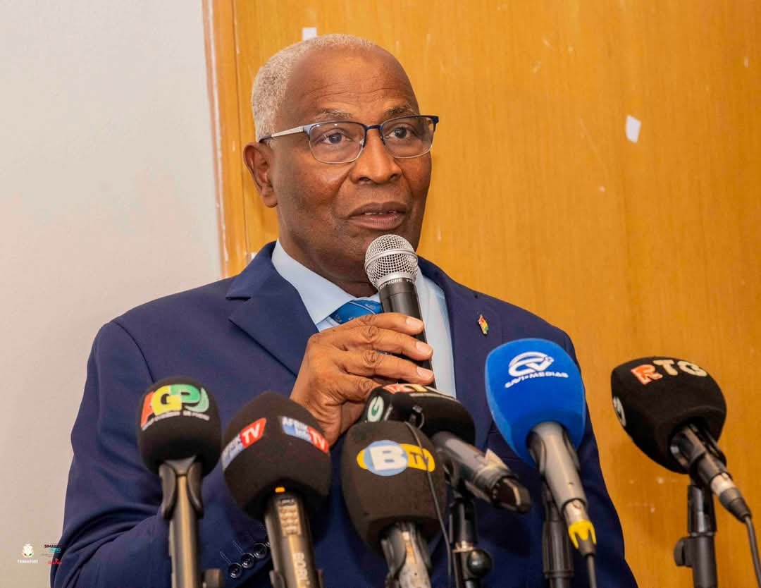 Le Premier Ministre réceptionne les kits d’enrôlement biométrique