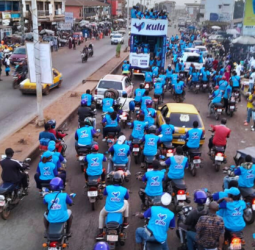 Kulu fait vibrer Conakry avec son carnaval promotionnel