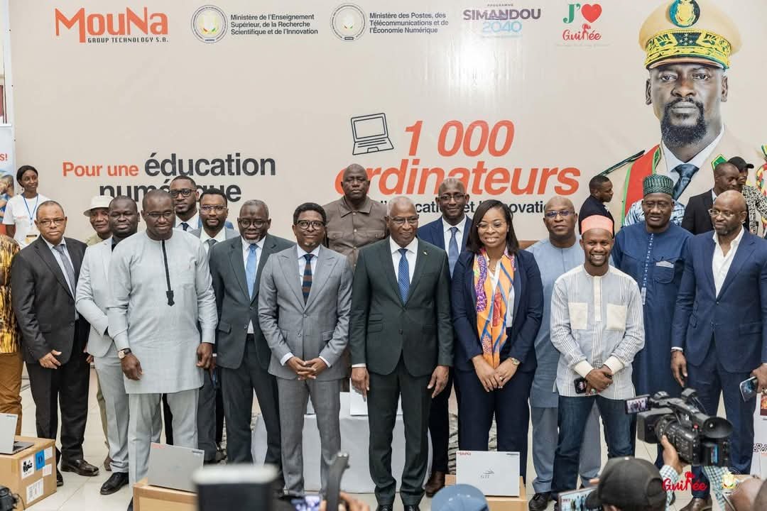 Remise de 1 000 ordinateurs aux universités publiques : Un engagement pour l’excellence académique et la transformation digitale