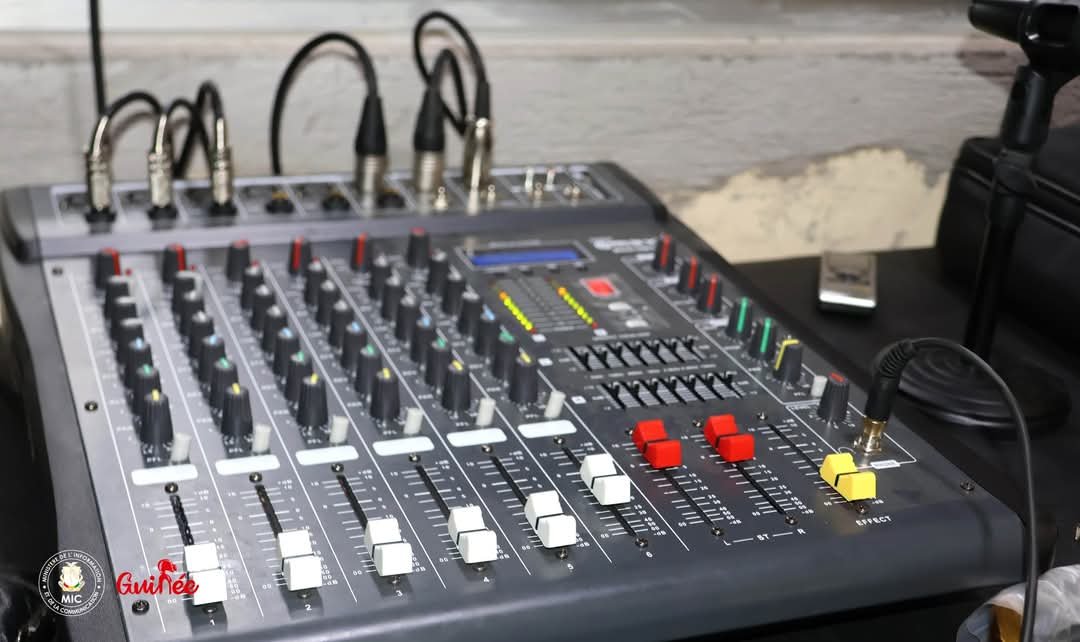 Lola dotée de sa propre radio rurale sur la fréquence 93.1 FM