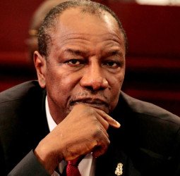 Cas de disparitions forcées en Guinée: Alpha Condé monte au créneau