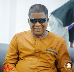 Soutien accru à la culture : Oury Diallo, figure emblématique de la musique pastorale, bénéficie d’une prise en charge médicale