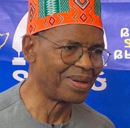 Silence Mamadou Thug parle : «Tierno Monénembo n’est pas Tarzan»