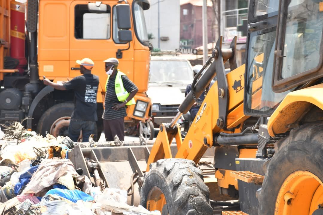 Matoto et ses ordures : une équation à équilibrer pour les autorités locales
