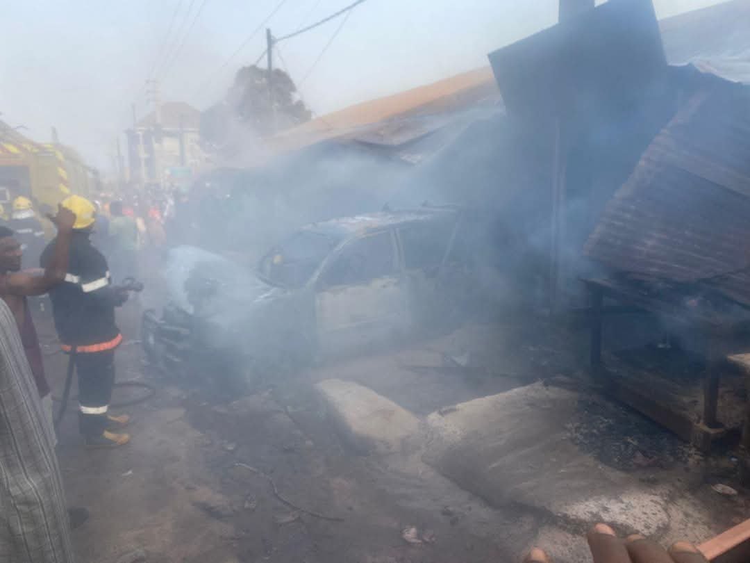 DÉPÊCHE : Incendie à Yembeya causé par un véhicule en feu